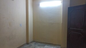Room in 1 BHK Builder Floor at Vaishali Sector 5 – for Rent