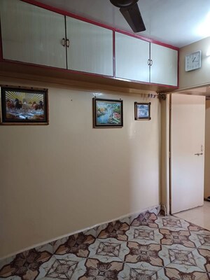 Room in 1 RK Apartment at Navbharat Sahyog CHS, Goregaon East – for Rent