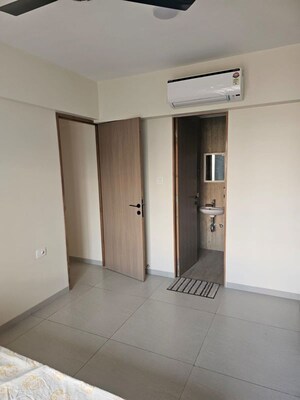 Room in 2 BHK Apartment at Mahavir Arham Mourya, Chembur – for Rent