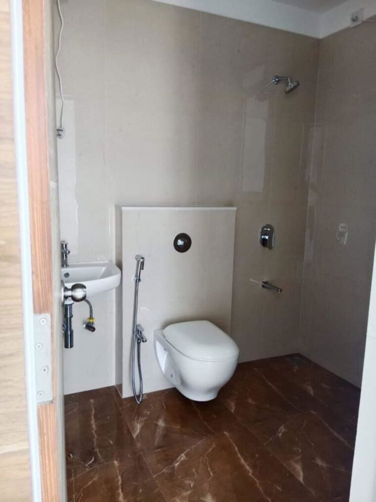 Bathroom, piramal-mahalaxmi 2 Bedroom 872 Sq.Ft. Apartment In Mahalaxmi Mumbai 10137016
