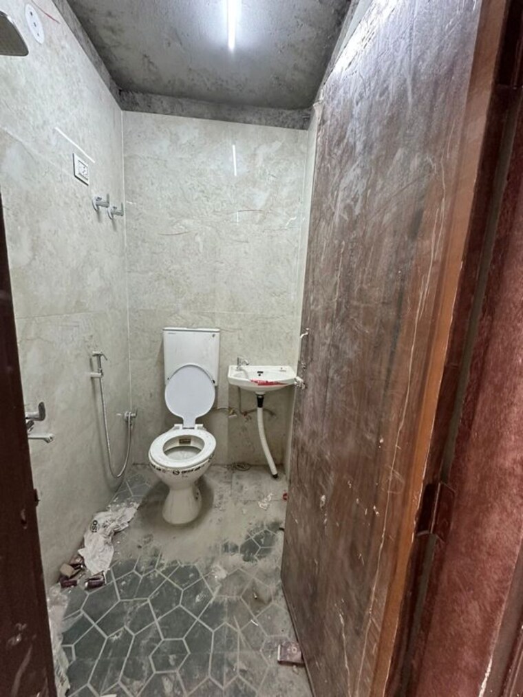 Bathroom, baraula 1 Bedroom 450 Sq.Ft. Builder Floor In Baraula Noida 10137021