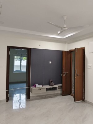 Room in 3 BHK Apartment at Sri Nilayam Manikonda, Manikonda – for Rent