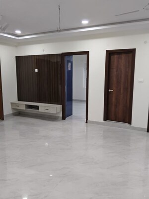 Room in 3 BHK Apartment at Sri Nilayam Manikonda, Manikonda – for Rent