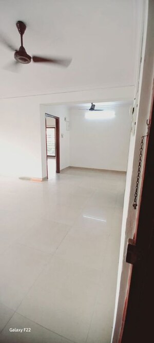 Room in 2 BHK Apartment at Sunny Estate, Chembur – for Rent