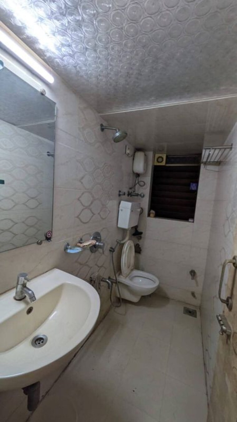 Bathroom, riddhi-garden 1 Bedroom 645 Sq.Ft. Apartment In Malad East Mumbai 10137031
