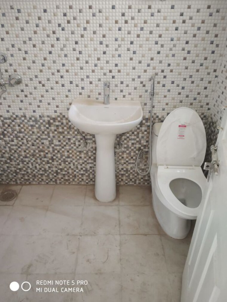 Bathroom, mehak-jeevan 3 Bedroom 1095 Sq.Ft. Apartment In Raj Nagar Extension Ghaziabad 10137041
