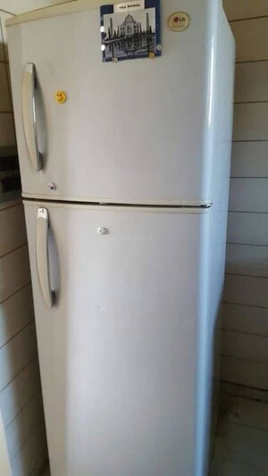 Furnished Amenities in 2 BHK Builder Floor at Sector 38 – for Rent