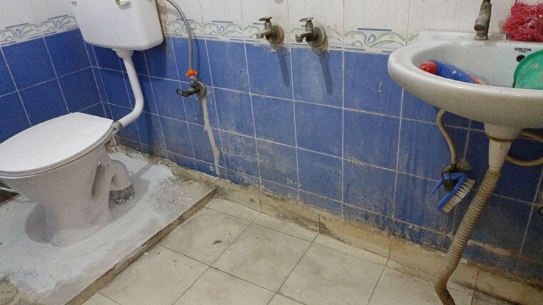 Bathroom, vaishali sector 5 1 Bedroom 545 Sq.Ft. Builder Floor In Vaishali Sector 5 Ghaziabad 10137044