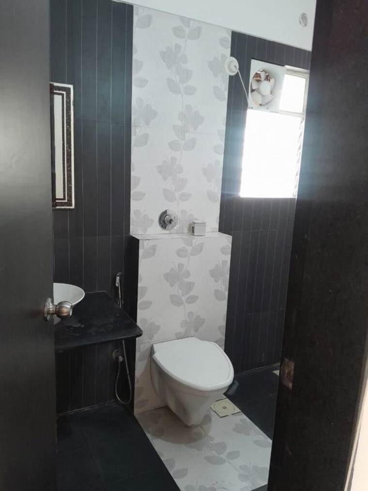 Bathroom, kolte-patil-tuscan-estate 3 Bedroom 1650 Sq.Ft. Apartment In Kharadi Pune 10137054