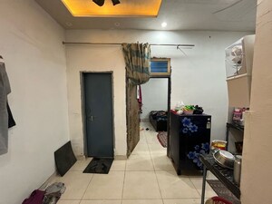 Room in 1 BHK Independent House at Vatika Kunj, Bhondsi – for Sale