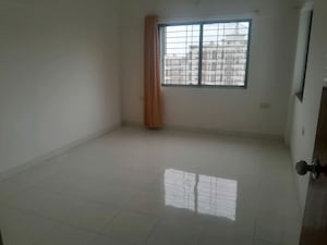 Room in 3 BHK Apartment at Gera Emerald City, Kharadi – for Rent