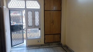 Room in 1 BHK Builder Floor at Vaishali Sector 5 – for Rent