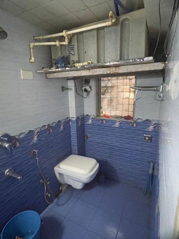 Bathroom, hill-view-tower 2 Bedroom 850 Sq.Ft. Apartment In Vikhroli West Mumbai 10137068