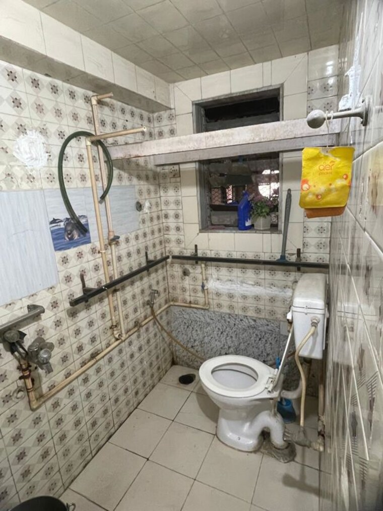 Bathroom, hill-view-tower 2 Bedroom 850 Sq.Ft. Apartment In Vikhroli West Mumbai 10137068