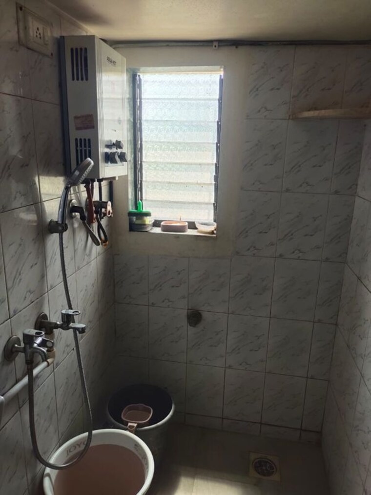 Bathroom, bhandup east 1 RK 450 Sq.Ft. Apartment In Bhandup East Mumbai 10137077