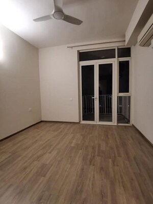 Room in 3.5 BHK Apartment at Ireo Victory Valley, Sector 67 – for Rent