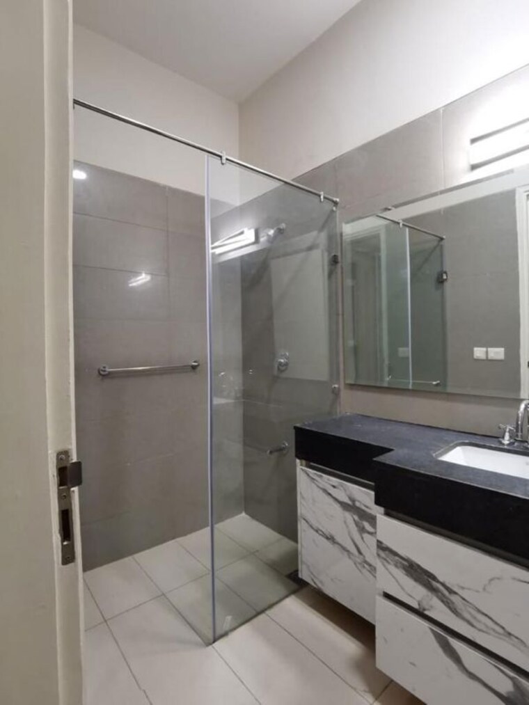 Kitchen, ireo-victory-valley 3.5 Bedroom 2350 Sq.Ft. Apartment In Sector 67 Gurgaon 10137078