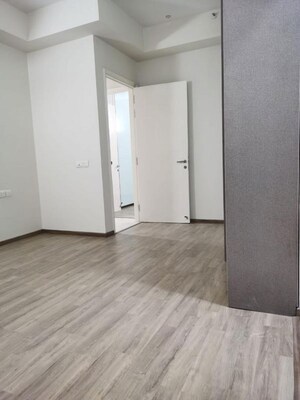 Room in 3.5 BHK Apartment at Ireo Victory Valley, Sector 67 – for Rent