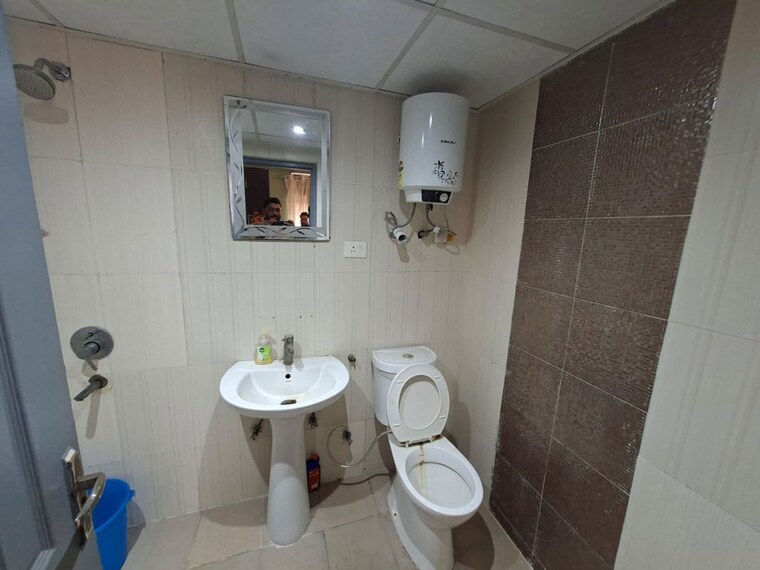 Bathroom, supertech-cape-town 3 Bedroom 1295 Sq.Ft. Apartment In Sector 74 Noida 10137079