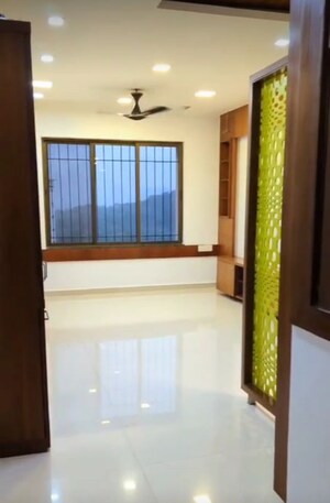 Room in 3 BHK Apartment at Lalani Grandeur, Goregaon East – for Sale