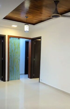 Room in 3 BHK Apartment at Lalani Grandeur, Goregaon East – for Sale