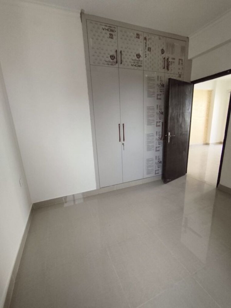 Room, amrapali-crystal-homes 3 Bedroom 1375 Sq.Ft. Apartment In Sector 76 Noida 10137081