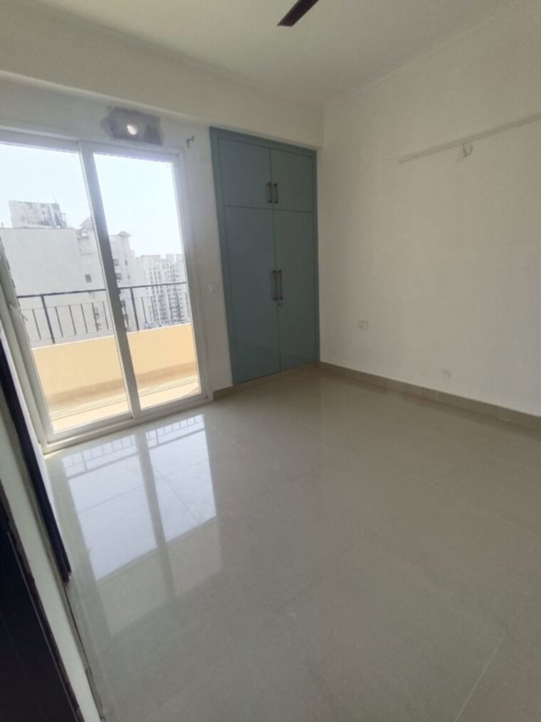 Room, amrapali-crystal-homes 3 Bedroom 1375 Sq.Ft. Apartment In Sector 76 Noida 10137081