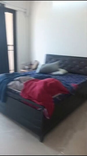 Room in 2 BHK Apartment at Mira Road – for Rent