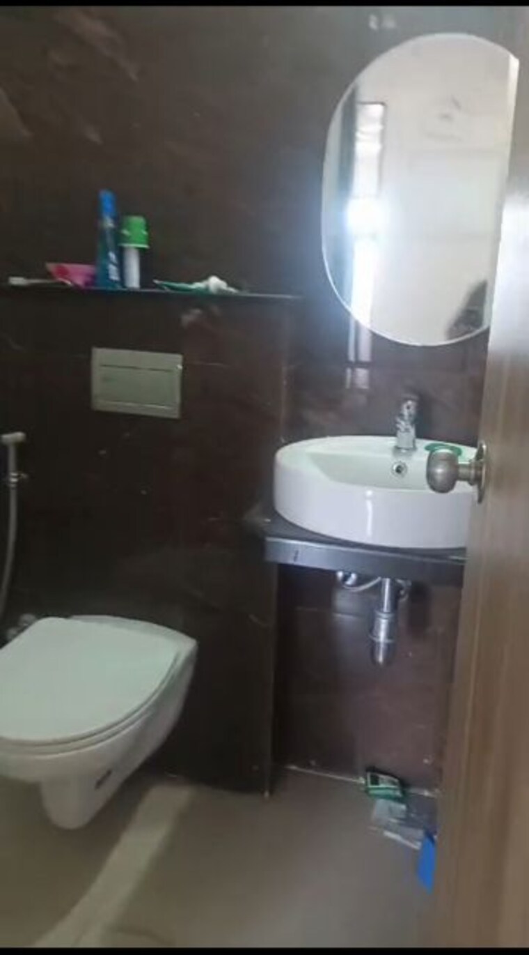 Bathroom, mira road 2 Bedroom 715 Sq.Ft. Apartment In Mira Road Thane 10122145