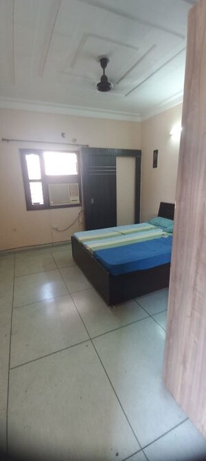 Bathroom in 1 BHK Builder Floor at Sector 47 – for Rent