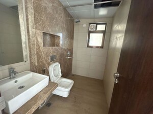 Attached Bathroom in 3 BHK Apartment at Peninsula Celestia Spaces, Parel – for Sale