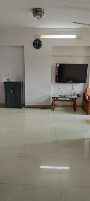 Room in 4 BHK Apartment at Tirupathi The Windsor, Kandivali East – for Rent