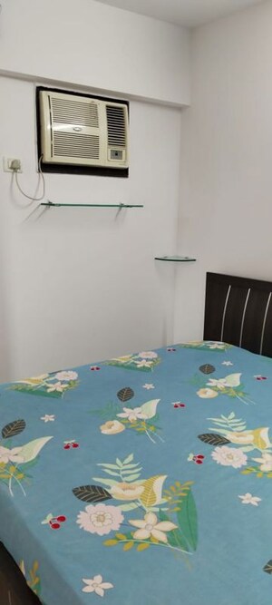 Room in 1 BHK Apartment at Gardenia CHS, Kandivali East – for Sale