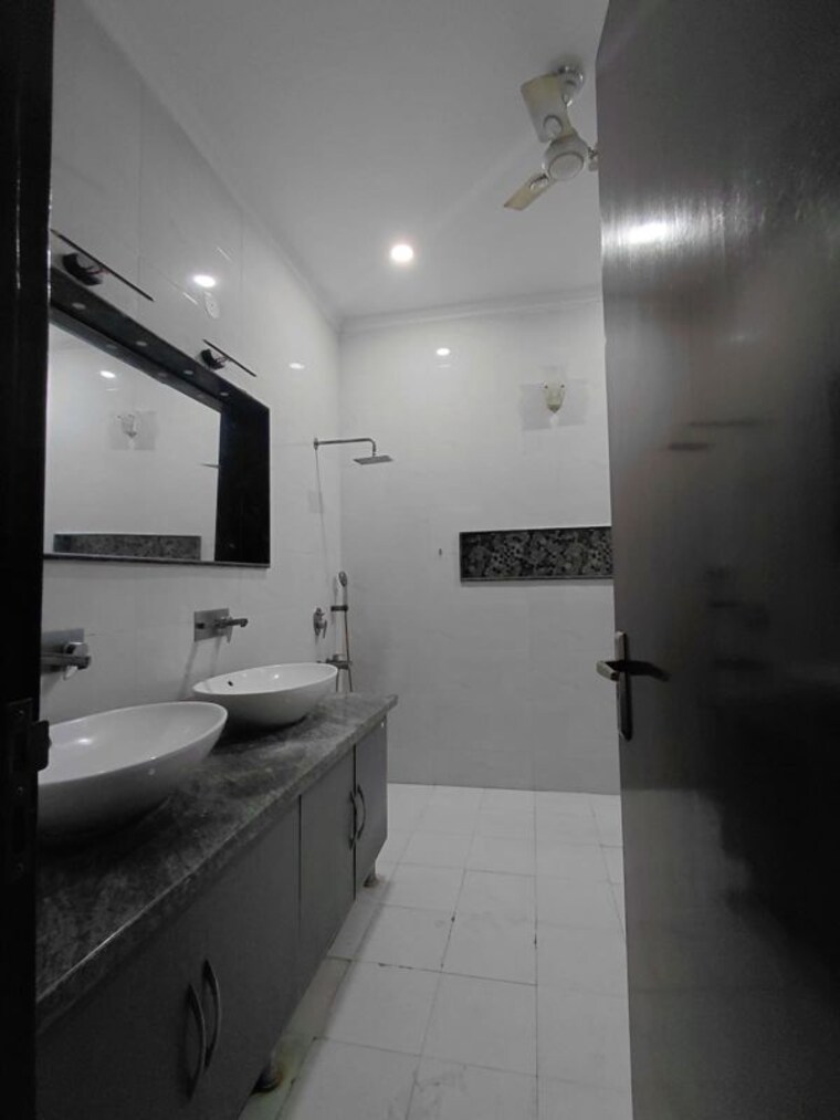 Kitchen, tulip-mall 3 Bedroom 300 Sq.Mt. Independent House In Sector 46 Noida 10137111