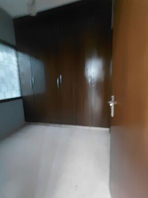 Room in 3 BHK Independent House at Tulip Mall, Sector 46 – for Rent