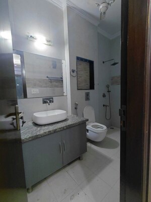 Bathroom in 3 BHK Independent House at Tulip Mall, Sector 46 – for Rent