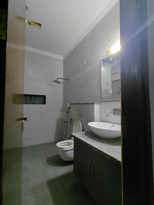 Bathroom in 3 BHK Independent House at Tulip Mall, Sector 46 – for Rent