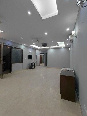 Master Bedroom in 3 BHK Independent House at Tulip Mall, Sector 46 – for Rent