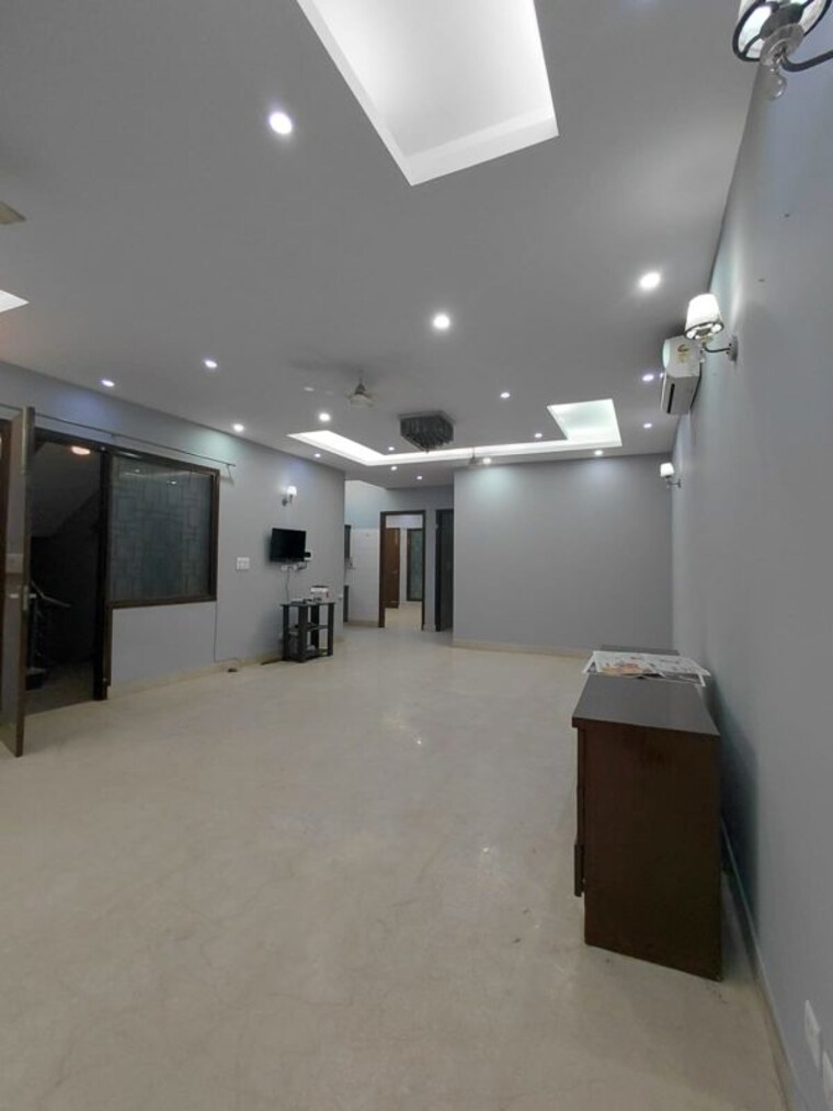 Master Bedroom, tulip-mall 3 Bedroom 300 Sq.Mt. Independent House In Sector 46 Noida 10137111