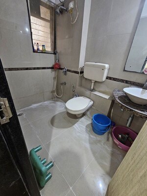 Master Bedroom in 3 BHK Apartment at Kanakia Challengers, Kandivali East – for Sale