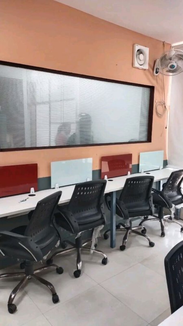 Team Area, sector 2 Commercial Office Space 400 Sq.Ft. In Sector 2 Noida 10137181