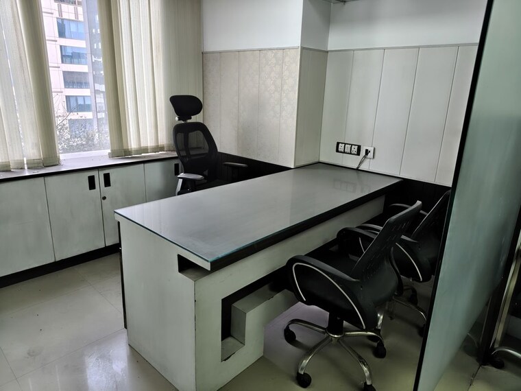 Team Area, netaji subhash place Commercial Office Space 968 Sq.Ft. In Netaji Subhash Place Delhi 10137187