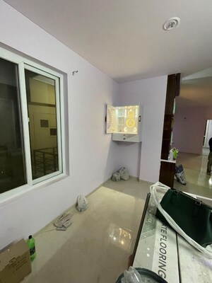 Master Bedroom in 4 BHK Builder Floor at BPTP Parkland Pride, Sector 77 – for Rent