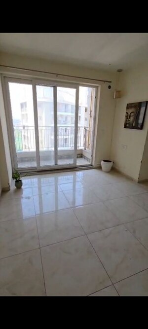Room in 3 BHK Apartment at BPTP Discovery Park, Sector 80 – for Rent