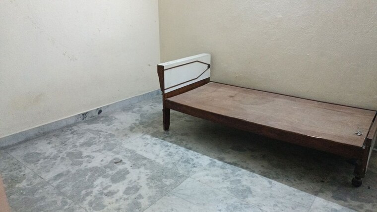 Room, vaishali sector 4 3 Bedroom 1350 Sq.Ft. Builder Floor In Vaishali Sector 4 Ghaziabad 10137217