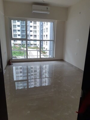 Room in 2 BHK Apartment at LnT Veridian, Powai – for Rent