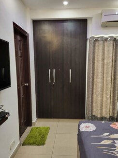 2 BHK + Study Room Apartment For Rent in Ajnara Ambrosia