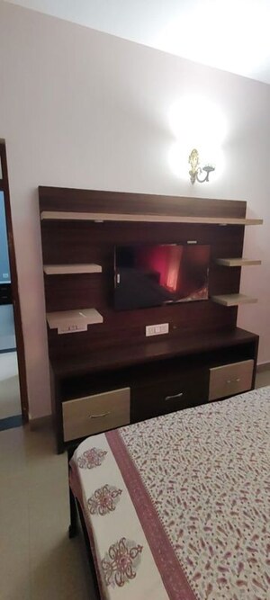 Furnished Amenities in 2 BHK Apartment at KLJ Greens, Sector 77 – for Rent