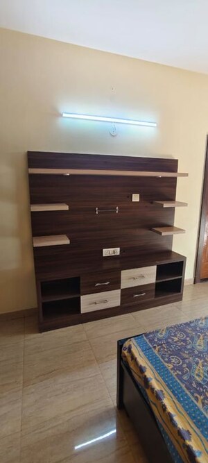 2 BHK Apartment For Rent in KLJ Greens, Sector 77
