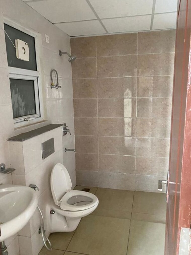 Bathroom, ansal-crown-heights 3 Bedroom 1850 Sq.Ft. Apartment In Sector 80 Faridabad 10137268